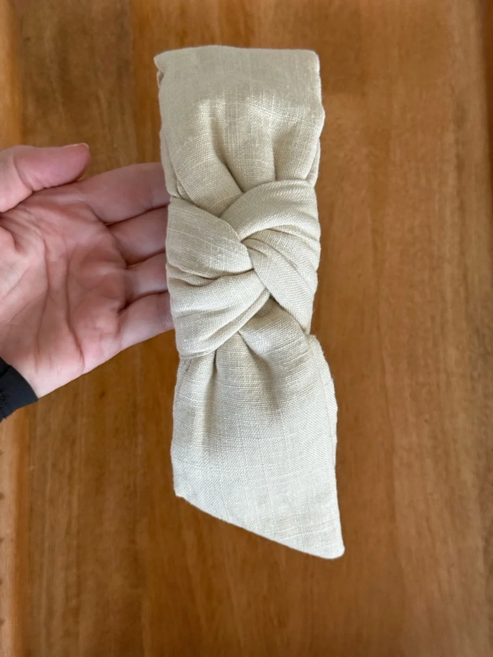 Lele Sadoughi Cream Knotted Linen Headband